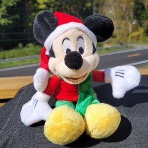 Mickey Mouse In‎ Santa Hat DanDee Disney Plush Christmas Holiday Décor, Gift EUC